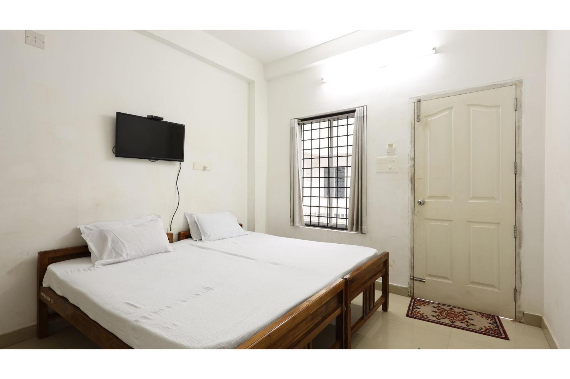 فندق Collection O Ar Square Thrissur المظهر الخارجي الصورة
